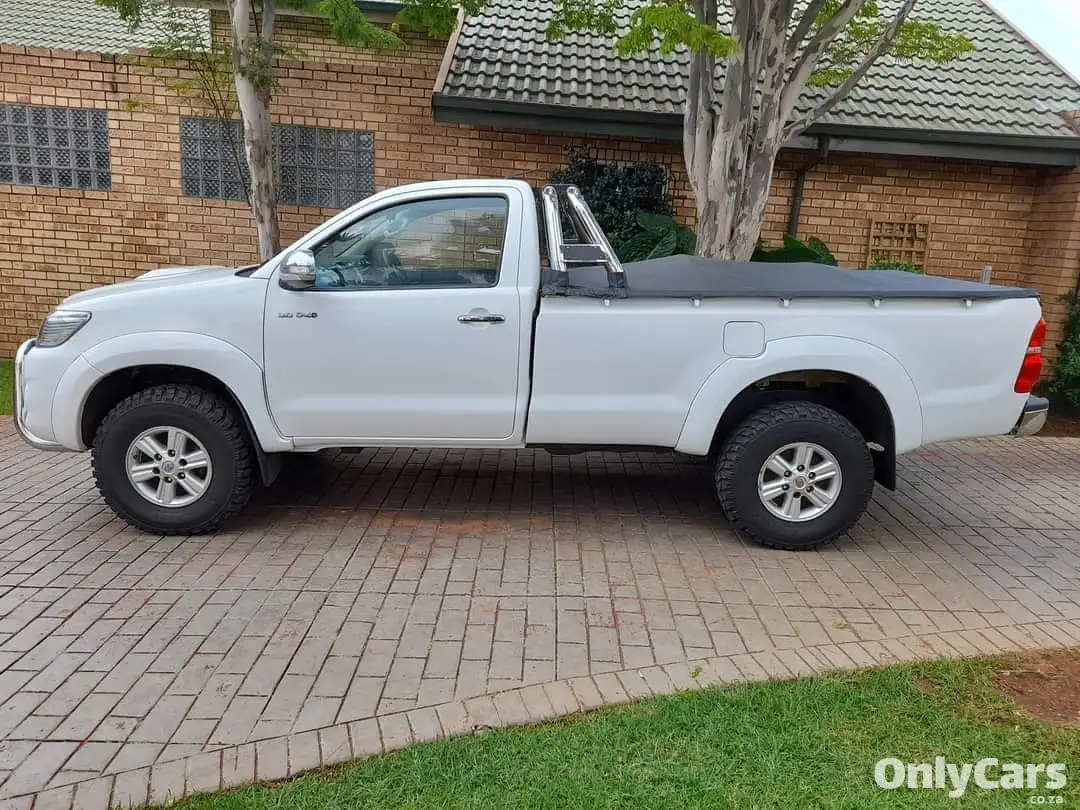 2015 Used Toyota Hilux 3.0 D4D Raider 4x4 For Sale #4
