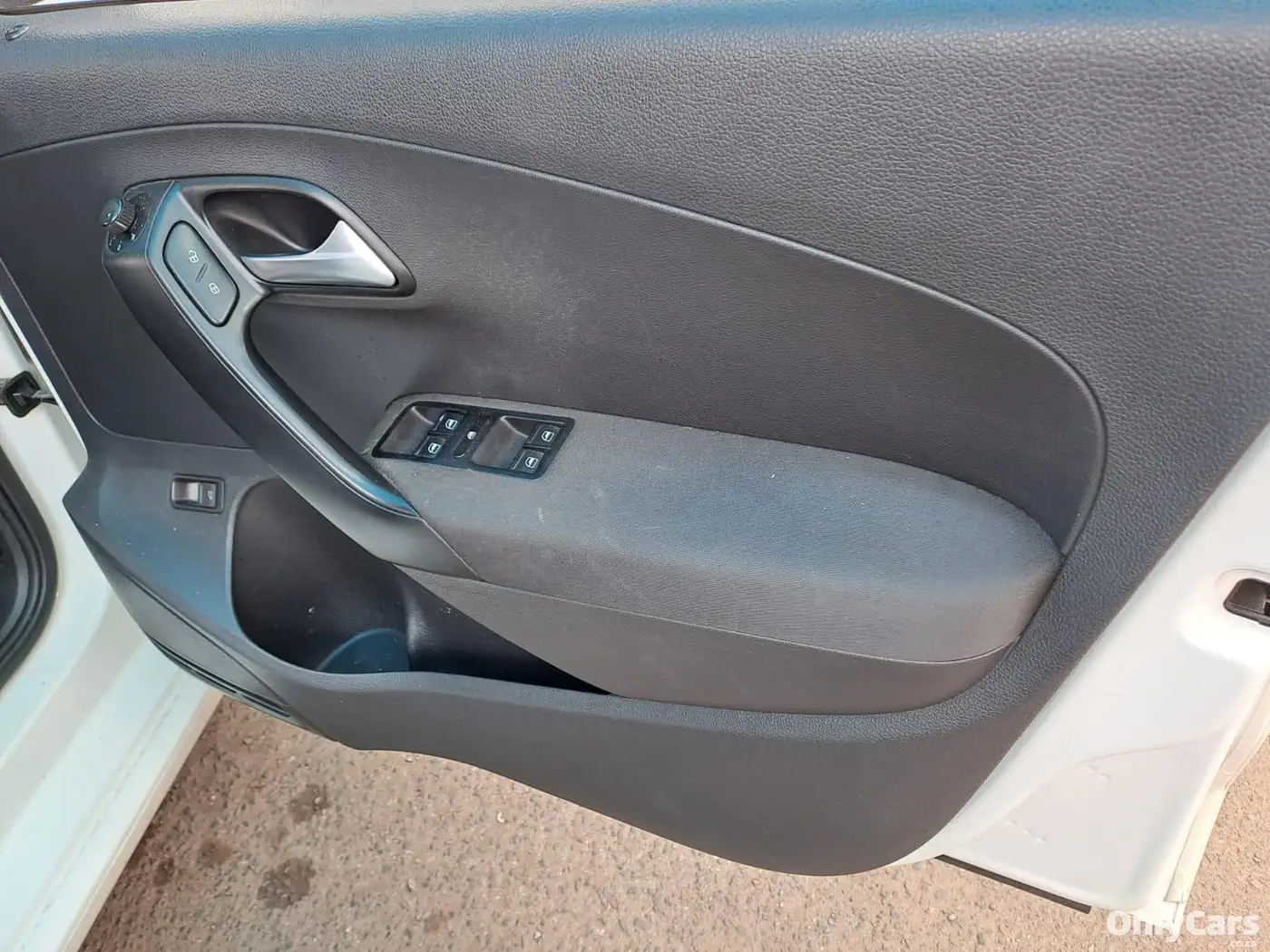 2015 Used Volkswagen Polo 1.6 tdi sedan For Sale  #2