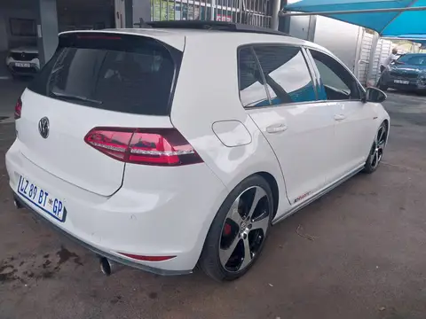 Volkswagen Golf 2.0 GTI 
