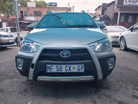 Toyota Etios 1.5 cross 