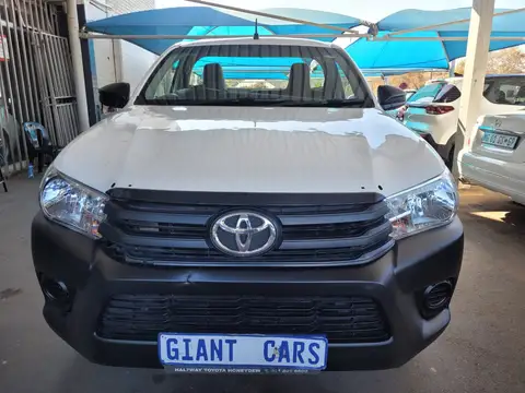 Toyota Hilux Single Cab VVTi S A/C