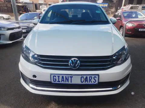 Volkswagen Polo Sedan manual