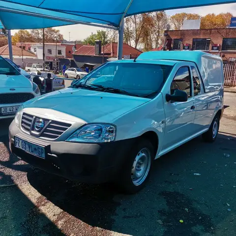 Nissan NP200