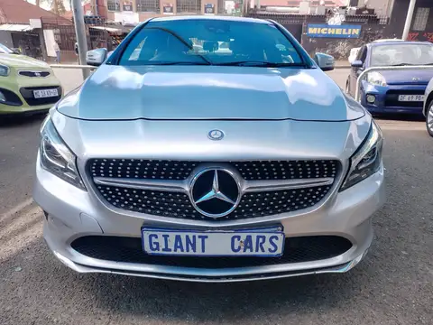 Mercedes Benz CLA-Class CLA 200d AM-Gline