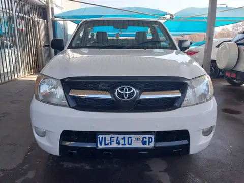 Toyota Hilux Single Cab VVTi S