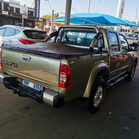 Isuzu KB 300