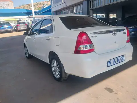 Toyota Etios 1.5 sedan 
