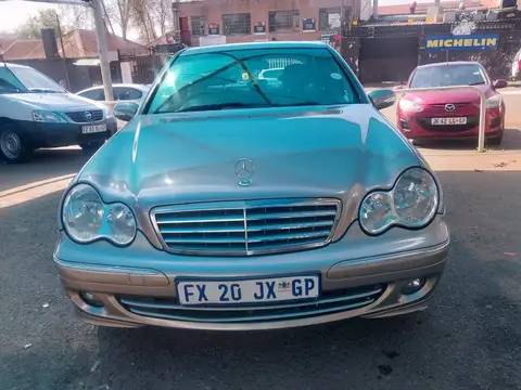 Mercedes Benz C-Class C200