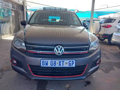 Volkswagen Tiguan 2.0 tdi 