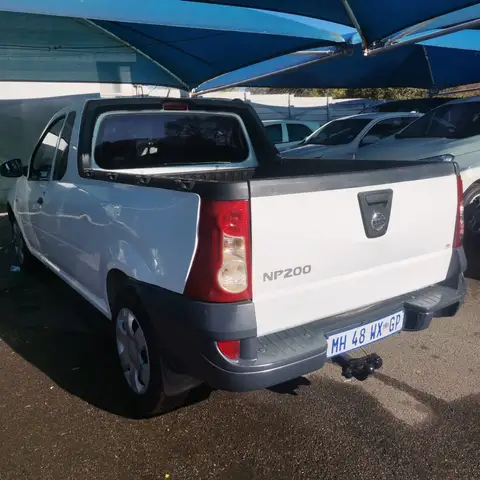 Nissan NP200