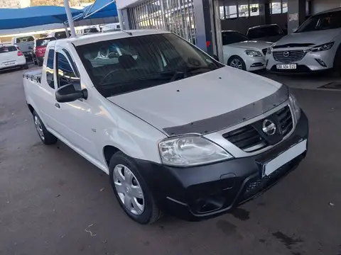 Nissan NP200