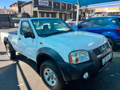 Nissan NP300 2.4
