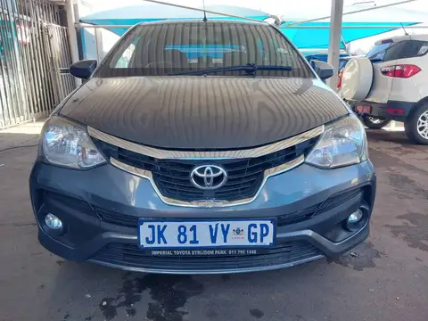 Toyota Etios 1. 5 sedan 