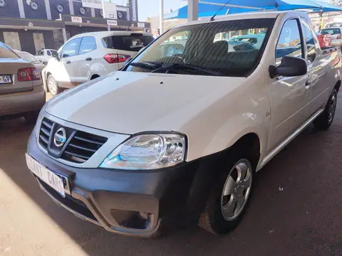 Nissan NP200 1.6 Safety Pack