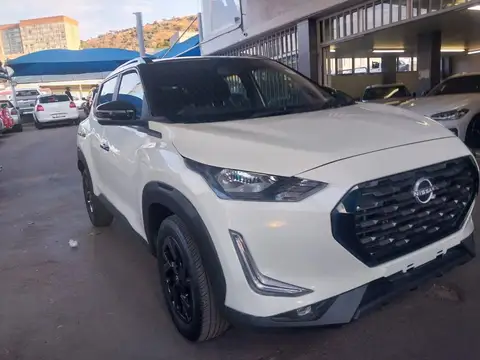 Nissan Magnite kuro 1.0