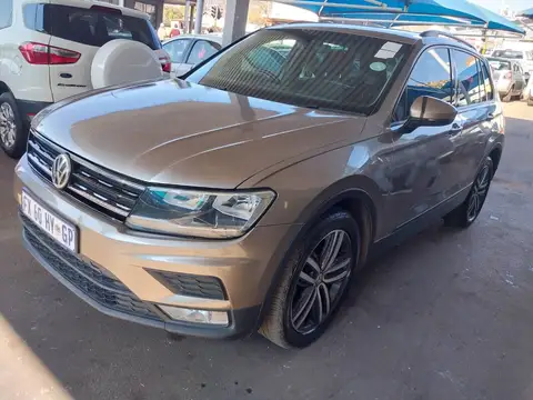 Volkswagen Tiguan 1.4 tsi 