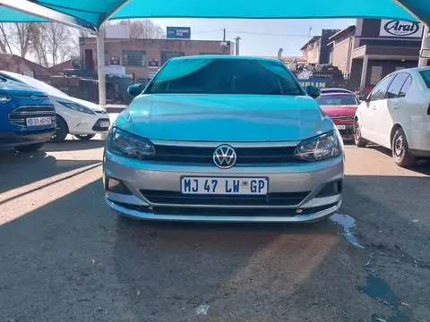 Volkswagen Polo  1.0 tsi 