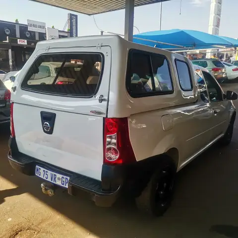Nissan NP200