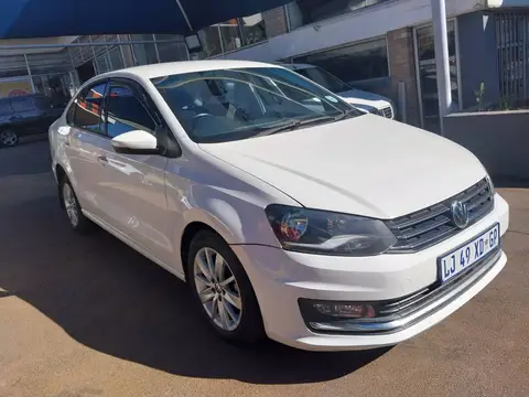 Volkswagen Polo 1.6 sedan 