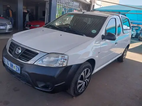 Nissan NP200 1.6 canopy 