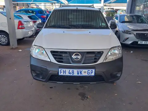 Nissan NP200 1.6 canopy 