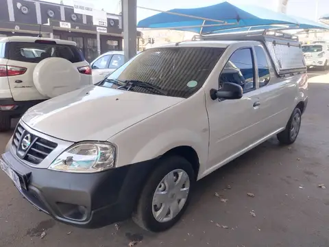 Nissan NP200