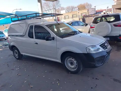 Nissan NP200  1.6 canopy 