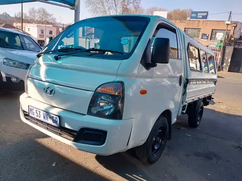 Hyundai H100 2.6 canopy 