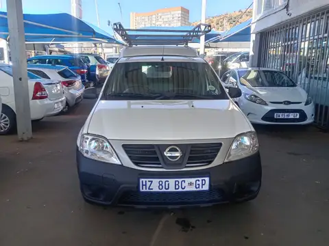 Nissan NP200 1.6 canopy 