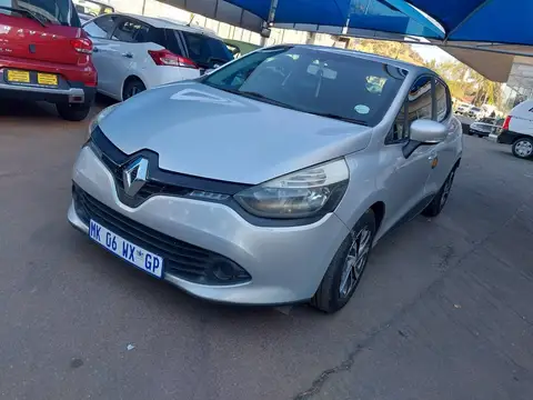 Renault Clio 900T 