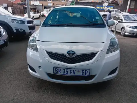 Toyota Yaris 1.3 sedan 