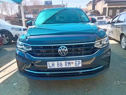 Volkswagen Tiguan 1.4 tsi 