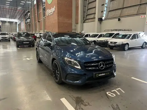 Mercedes Benz GLA-Class GLA 200 A/T