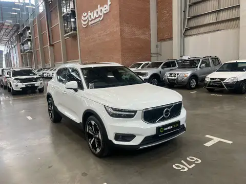 Volvo XC40 T5 MOMENTUM AWD GEARTRONIC