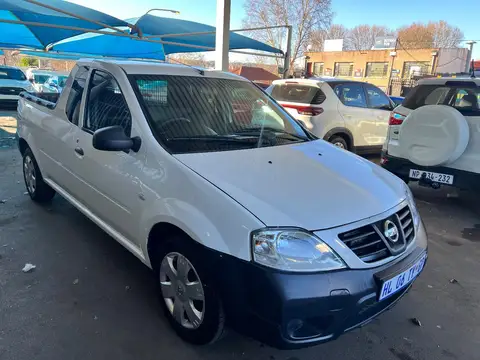 Nissan NP200