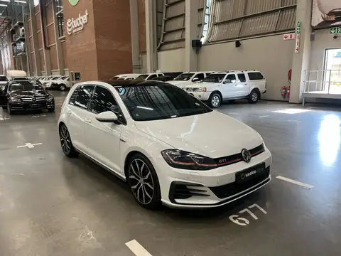 Volkswagen Golf VII GTI 2.0 TSI DSG
