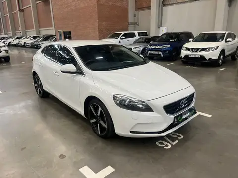 Volvo V40 T3 MOMENTUM GEARTRONIC