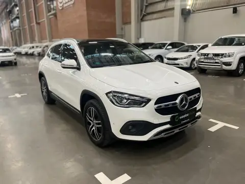 Mercedes Benz CLA-Class CLA 200 PROGRESSIVE A/T