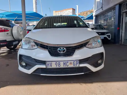 Toyota Etios 1.5 sedan 