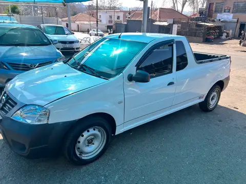 Nissan NP200