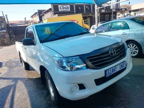 Toyota Hilux Single Cab VVTi S A/C
