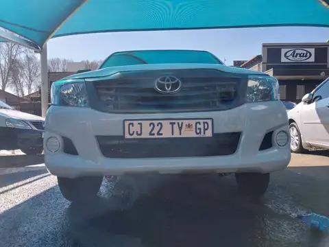 Toyota Hilux Single Cab VVTi S A/C 2.0