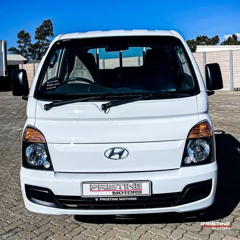 Hyundai H100 Bakkie 2.6D Dropside