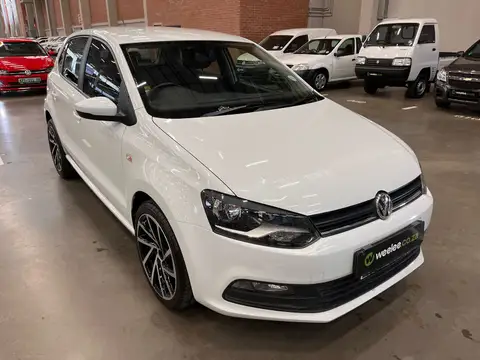 Volkswagen Polo Vivo 1.6 HIGHLINE (5DR)
