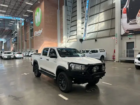 Toyota Hilux 2.4 GD-6 RB SRX P/U D/C