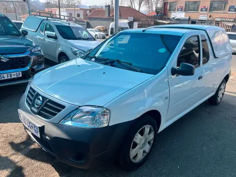 Nissan NP200
