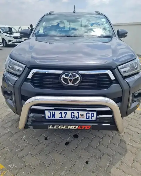 Toyota Hilux LEGEND 