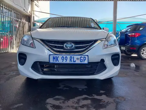 Toyota Starlet 1.5 HATCHBACK