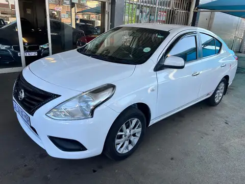 Nissan Almera