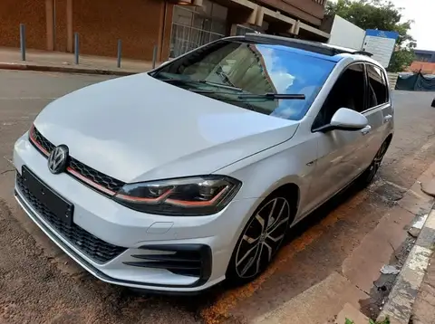 Volkswagen Golf GTI 2.0 DSG